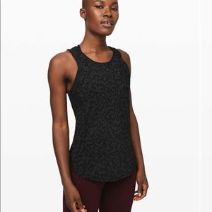 EUC sculpt tank II LULULEMON